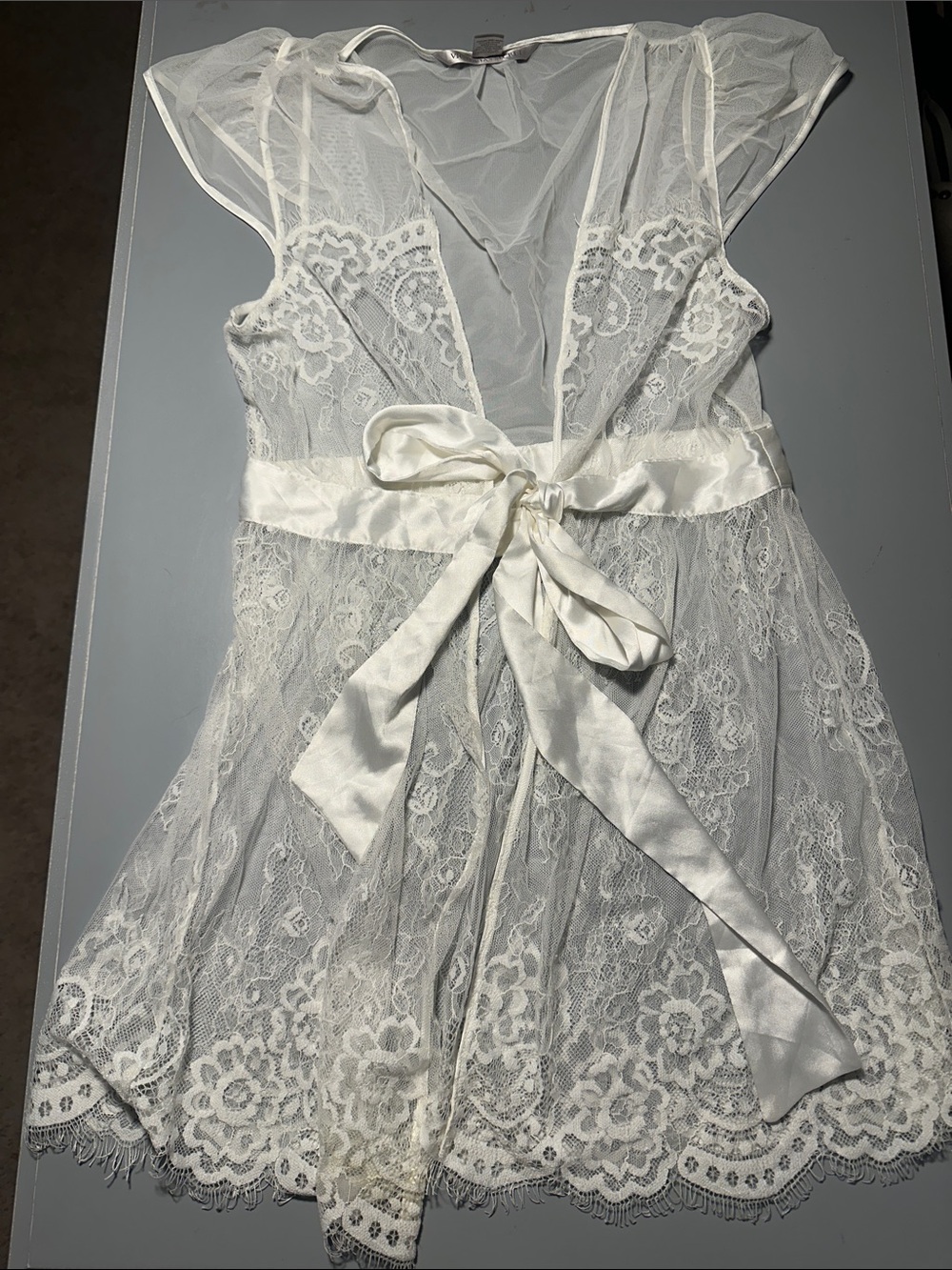 Vintage Y2K Victoria’s Secret White Lace Sheer Robe Cover Up Small S